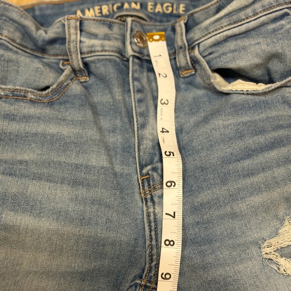 American Eagle Jeans High Waisted Distressed Ripped Light Wash Size 2 Short - Picture 8 of 12